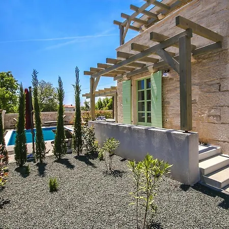 Villa Vila Zeus *